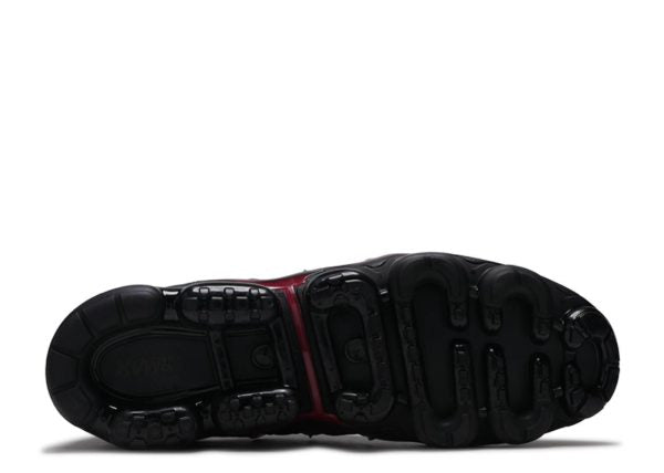 NIKE AIR VAPORMAX PLUS BLACK NOBLE RED