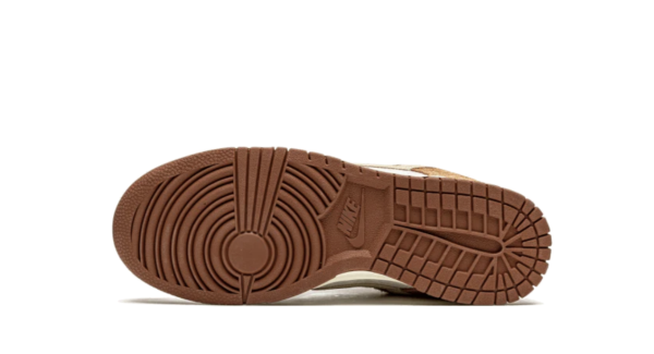 Nike Dunk Low Medium Curry