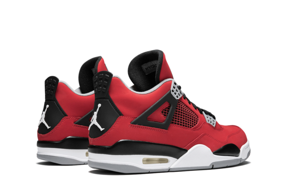 Air Jordan 4 retro Toro Bravo