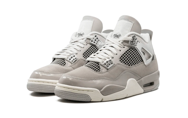 Air Jordan 4 Retro Frozen Moments